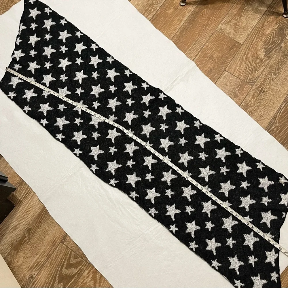 Steve Madden Black White Stars Chunky Wide Cozy Scarf NWT